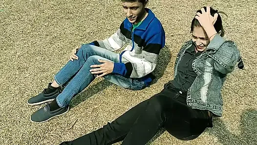 Горячий секс 18-летнего индийского студента со зрелой дези бхабхи Punam