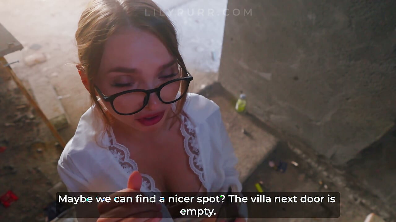 Horny Real Estate Agent Fucks Client in Unfinished Villa