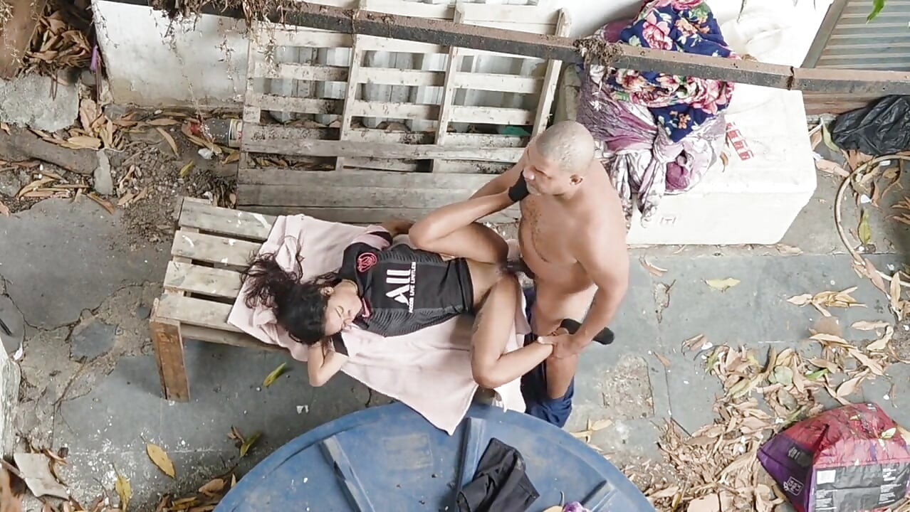 Hot Sex in the Backyard with Old Brooch