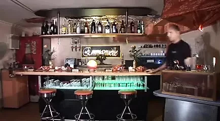 Swinger in club