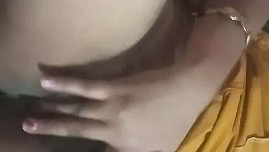 Jab desi bhabhi ko lagi chut me aag  part 1