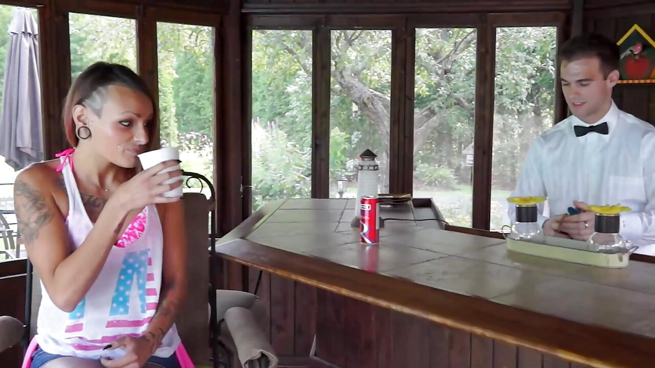 Redhead Horny Pussy Gets Her Cunt Massaged