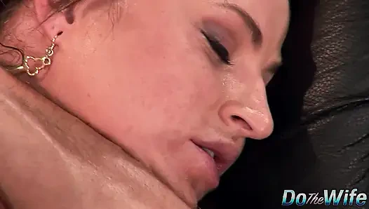 Gavat karısı Brooke Belle'i sert sikişirken izliyor