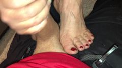 Bj cum on feet lick toes