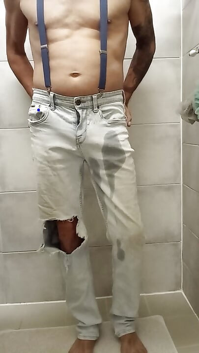 REAL desperation pants pee