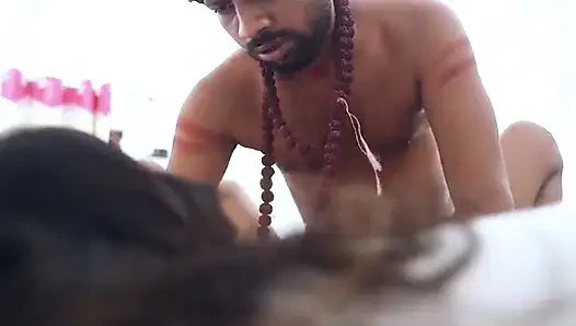 Die Pandit nahm das Mädchen in ein einsames Zimmer und fickte ihre muschi.