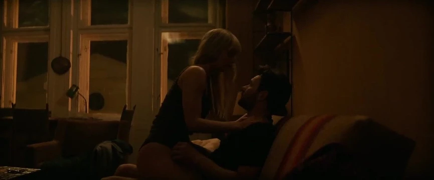 Jenny wakes a guy up for a quick fuck