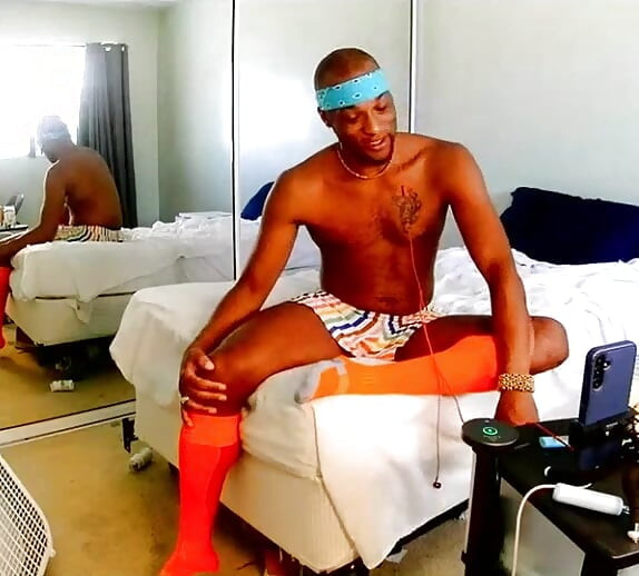 Kennie Jai Jerks and Shoots!
