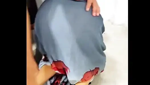 Saree-Bluse-Pahna Kar Jija ne Sali Ki Sasural Mein Chudai Kar di Jab Wife Ghar se Bahar Thi.