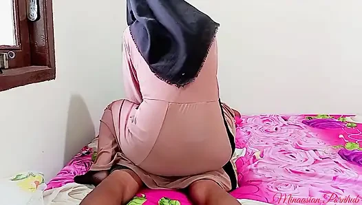 Pijatnya panjang tapi pijatnya kurang panjang. Pijat indo seks