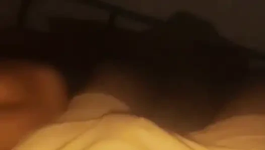 Hintli kız ıslak oral seks anal seks boşalması