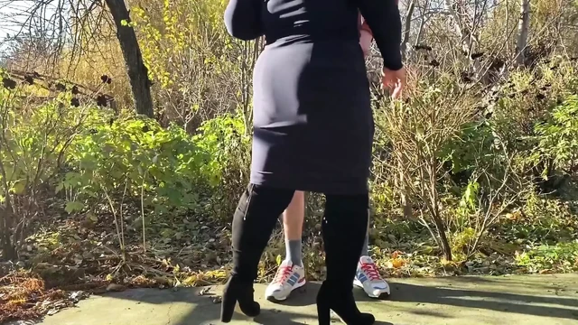 Mother in law tries hard to make me cum in a public park