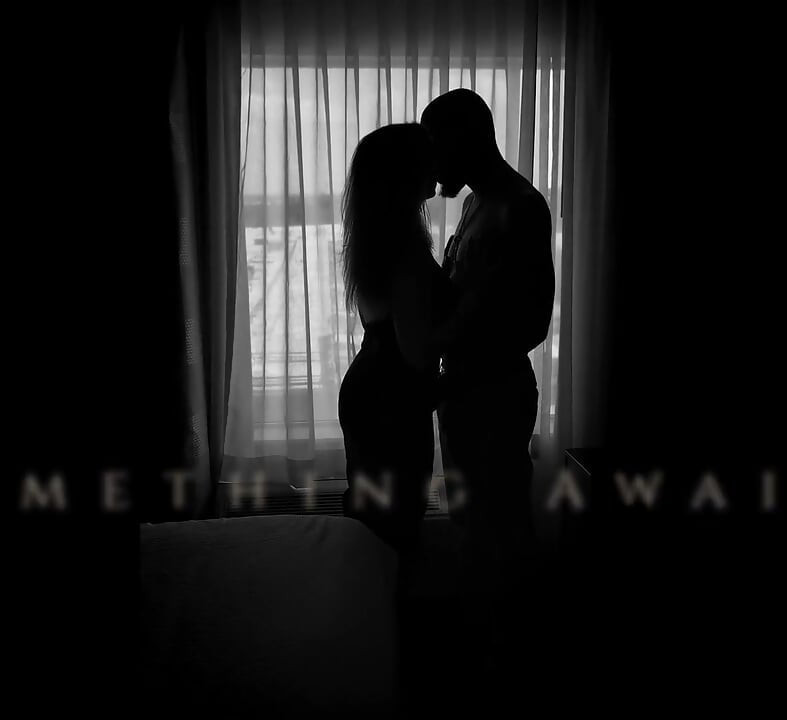 Lone Star Heat: rochie roșie, dorințe profunde