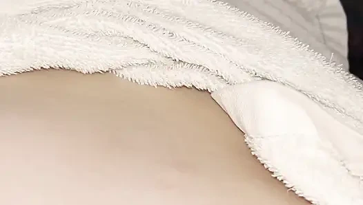 Putus asa untuk kontol dia harus masturbasi