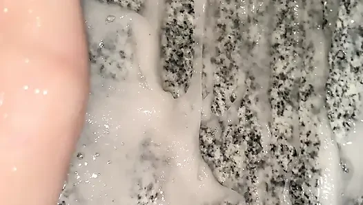 Липкие вещи на моих ступнях