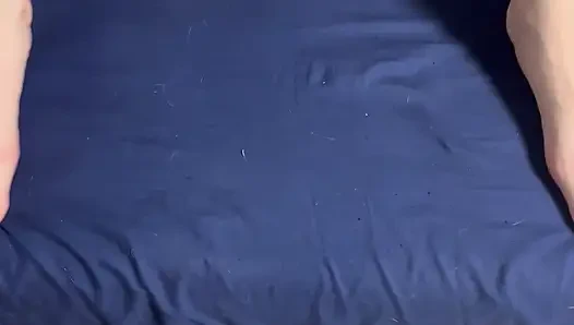 Хороший вечер со сладкой молоденькой девочкой. Розовая киска крупным планом.