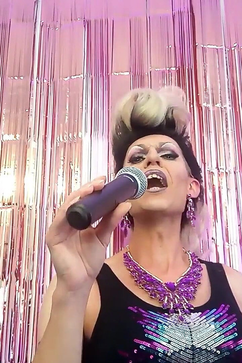 Copertă dulce cu travestit