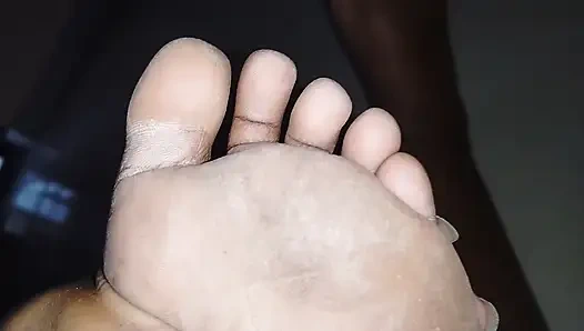 Cute hottie 18+ blesses you with her filthy feet to lick clean in exchange for all your assets.