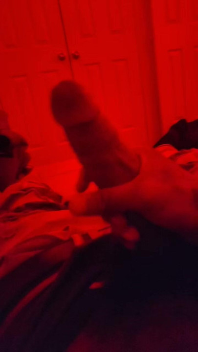 Watch me stroke my dick !! 🍆