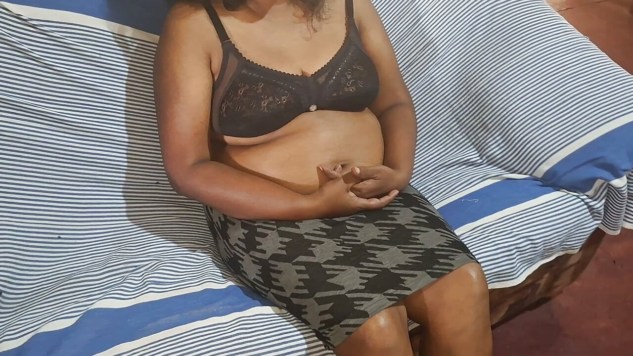 زوجة الأب - 100% حقيقية وجميلة بشكل طبيعي