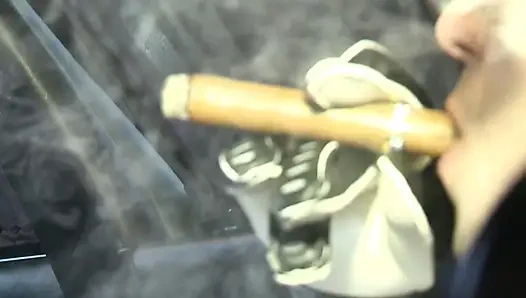 Блондинка-бомба Соблазняет Членом В Роскошной Машине