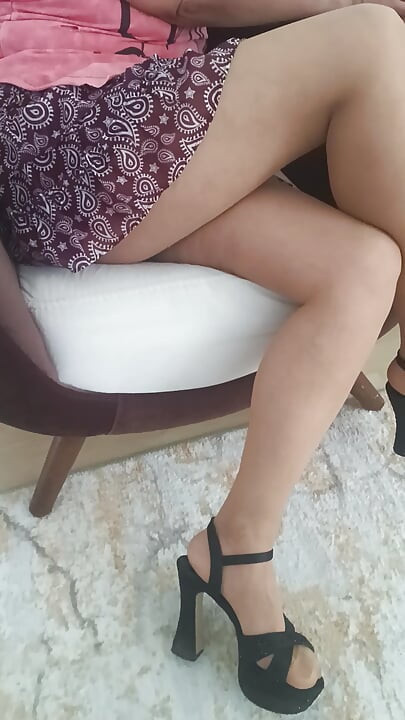 Pantyhose fantasy with my friend's hijab-wearing stepmother