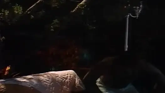 Tutkulu Fransız genç kız özel gösteride yarağa biniyor