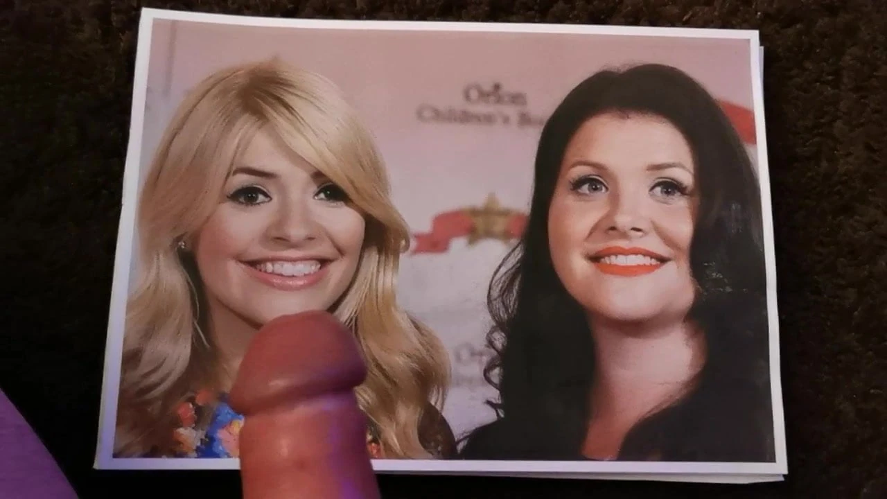Holly Willoughby pancut penghormatan 78
