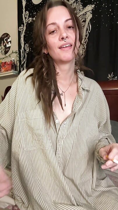 mama odkryła swój fetysz palenia i spełnia twoją fantazję