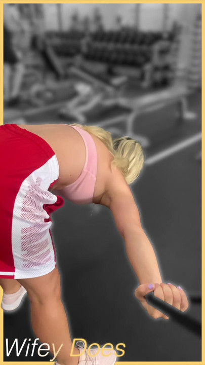 Wifey gets all hot and sexy in the gym