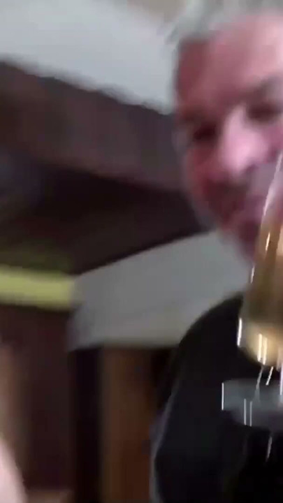 Blonde Hausfrau in Dortmunder Assi Pilskneipe gebumst | Clip 1