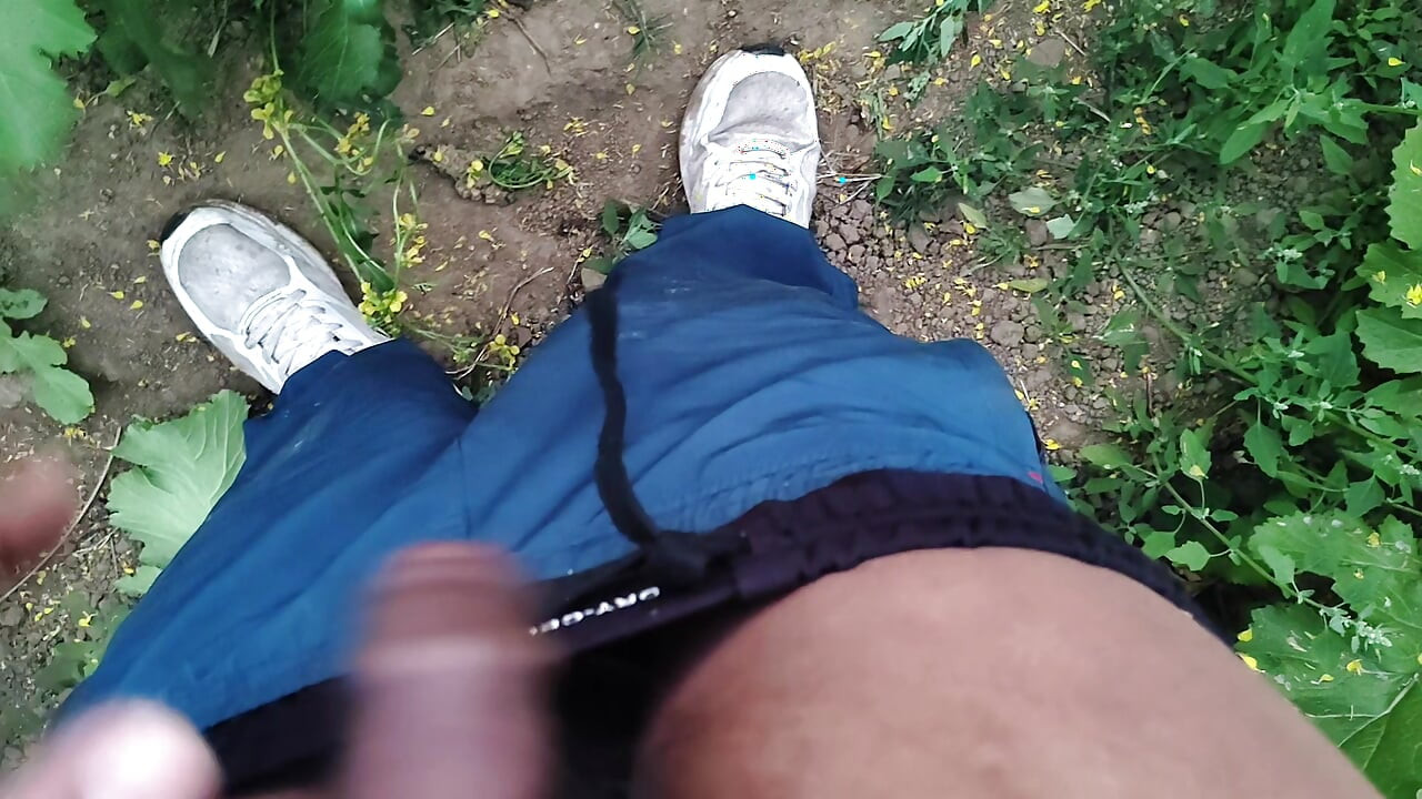 Jungle ka sex hath se karte Hain