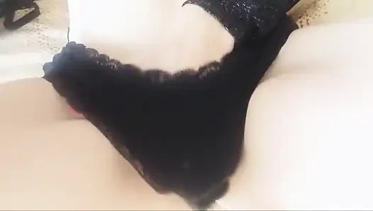 Sinnlichkeit und Squirting, schöne Füße: Alles, was dich erregt, ist in diesem Video.