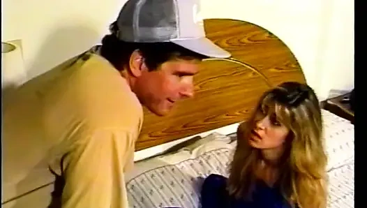 Сногсшибательная блондинка Peacherino Tiffany Mynx не против TP раздвигает ноги для привлекательного мужчины