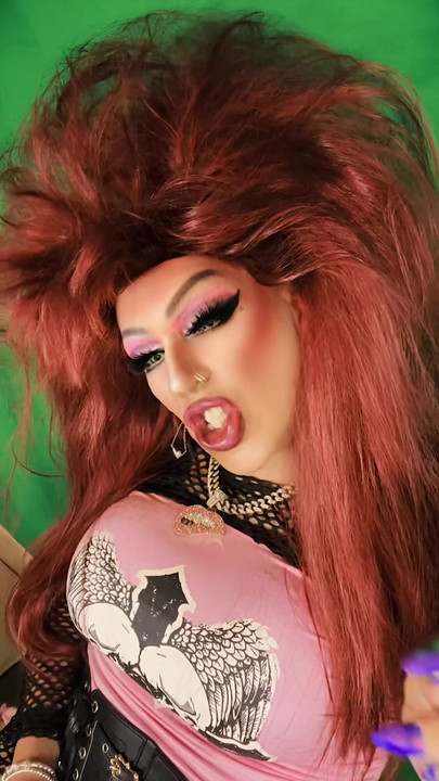 Up on the stage | Clip 2