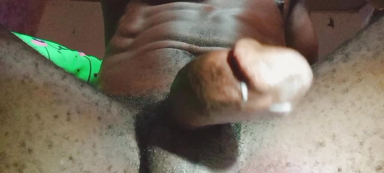 Nu pot da vina pe porno. Când erai tânăr, obișnuiai să te masturbezi cu Gilligan, acum imaginează-ți ce-ai făcut și ejaculează cu mine acum.