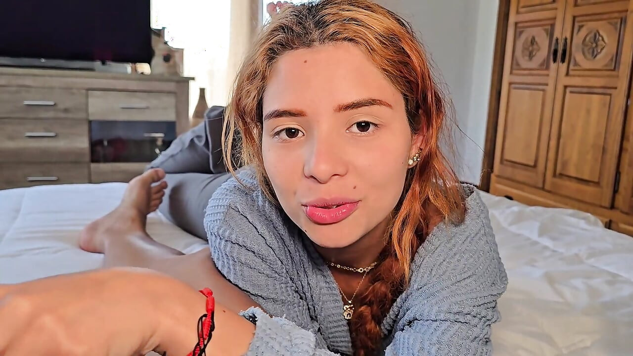 Son beau-père garde un secret de sa belle-fille en échange d’une baise intense. Amateur!!