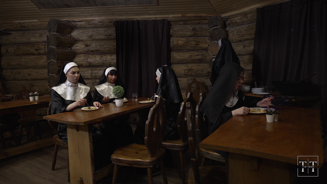 悪質な修道院パート8。従順なジャディリカ尼僧になりなさい、司祭はすべての罪を赦します