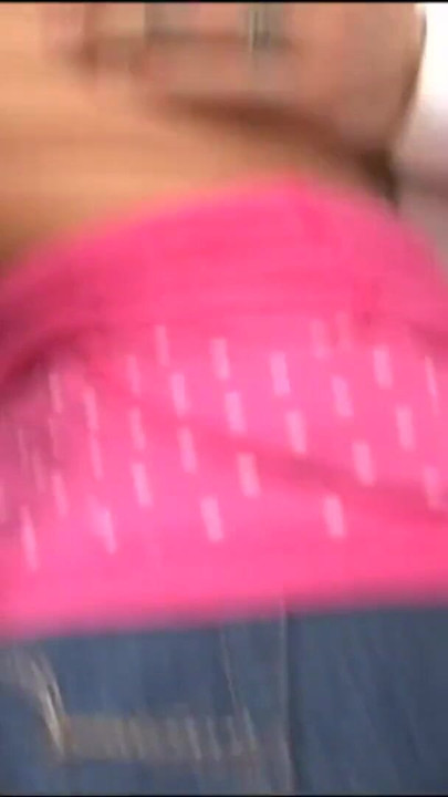 阴户穿孔的苗条荡妇在酒吧里被搭讪 |剪辑 2