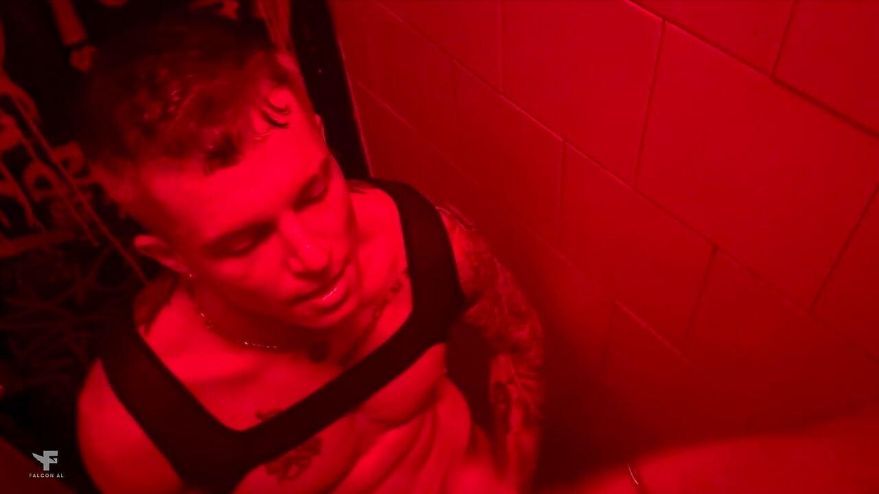 I fucked a twink hard in the toilet of a club - he moans and takes cum in his ass