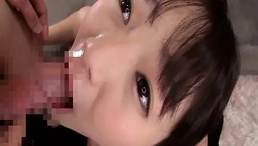 Melek gibi güzel kadın erkeklerle çevrili. Vücudu yoğun bir fışkırtma finaline uyanıyor!