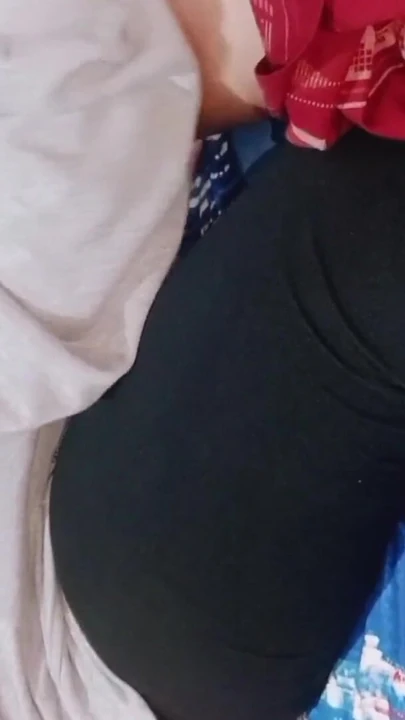 Key moment from "Hijab girl squirming while puffing"