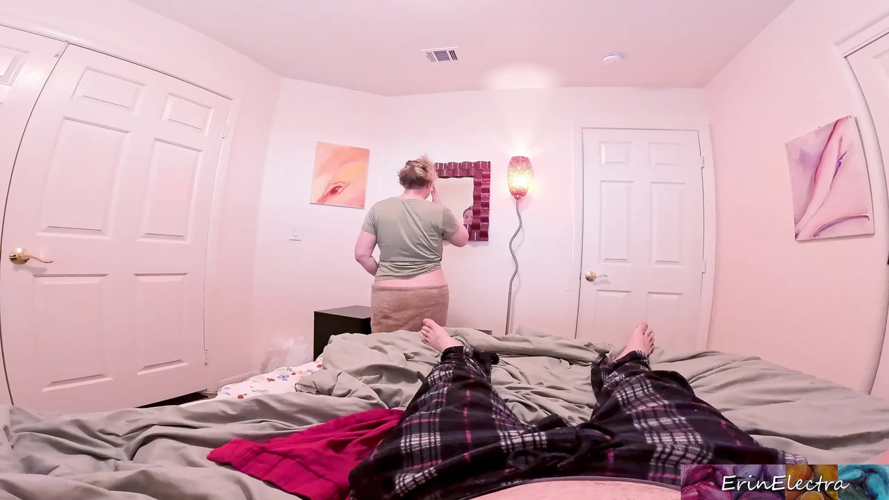 Sexy stepmom does her stepson and they cum together