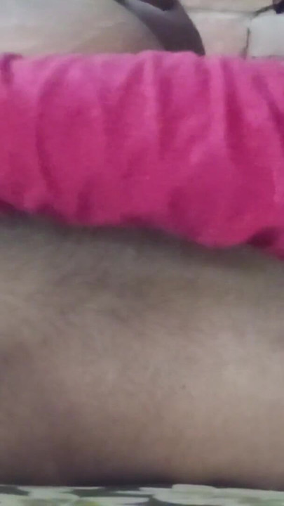 Awek desi berusia 21 tahun berasa miang pada tengah malam mengawal nafsunya dan menjolok ke dalam pepeknya. | Klip 2