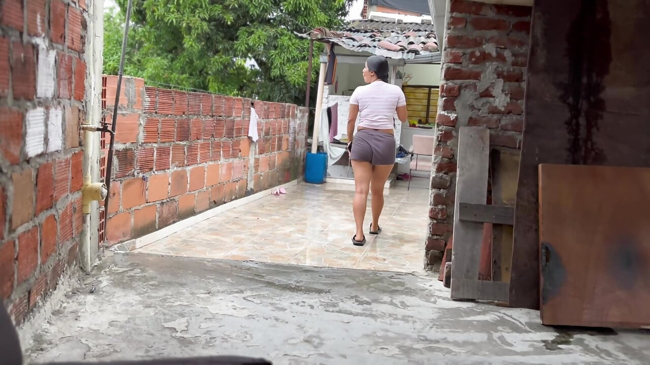 我一个人在家，诱惑让我变得更好哈哈