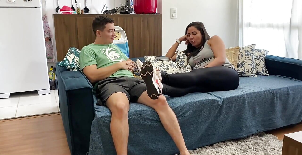 Mandona gostosa colega de quarto (ep 3)