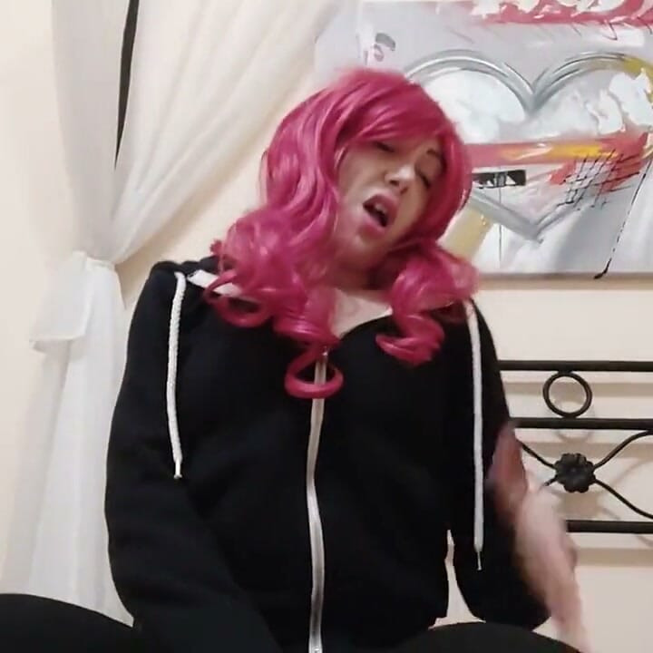 I Relax Leafing Through a Fashion Magazine the Models Are so Sexy and