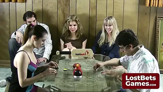 Vahşi ve ateşli striptiz noname oyunu için kendinizi hazırlayın