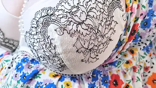 JANES TEYZE IÇIN GÜZEL SUTYEN BÜYÜK SARKıK GÖĞÜSLER