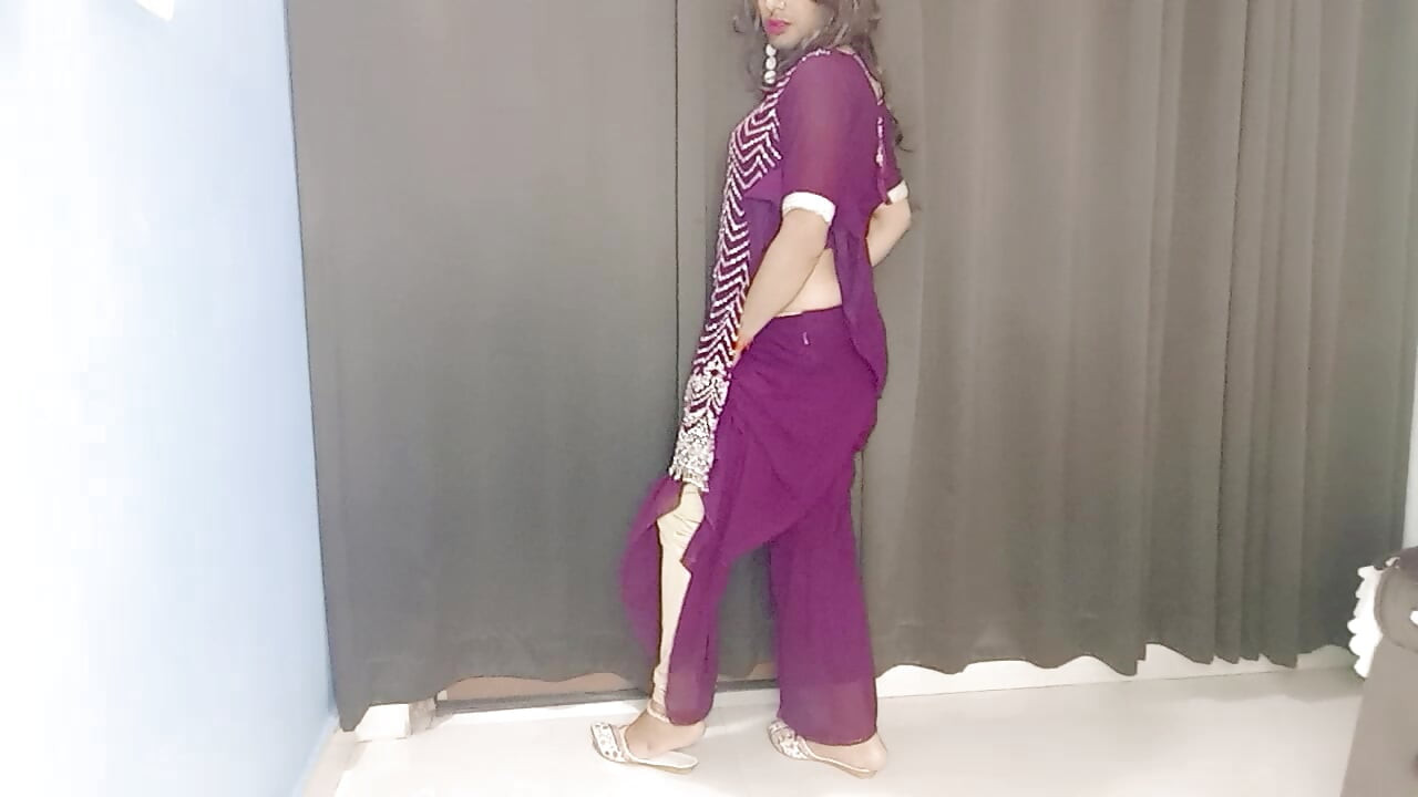 Hot Indian dress wearing lehnga and tit bra panty and